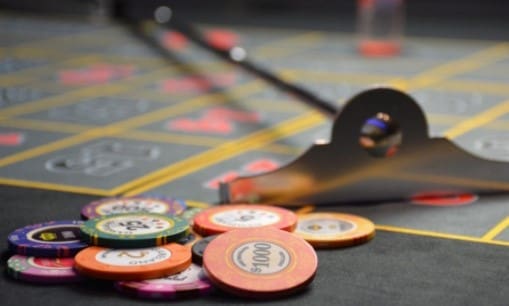 How to Become a Casino Croupier and Build a Strong Career in the Gaming Industry